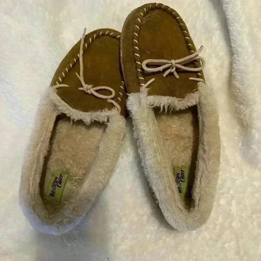 Western Chief Fluffy Moccasins Size 9